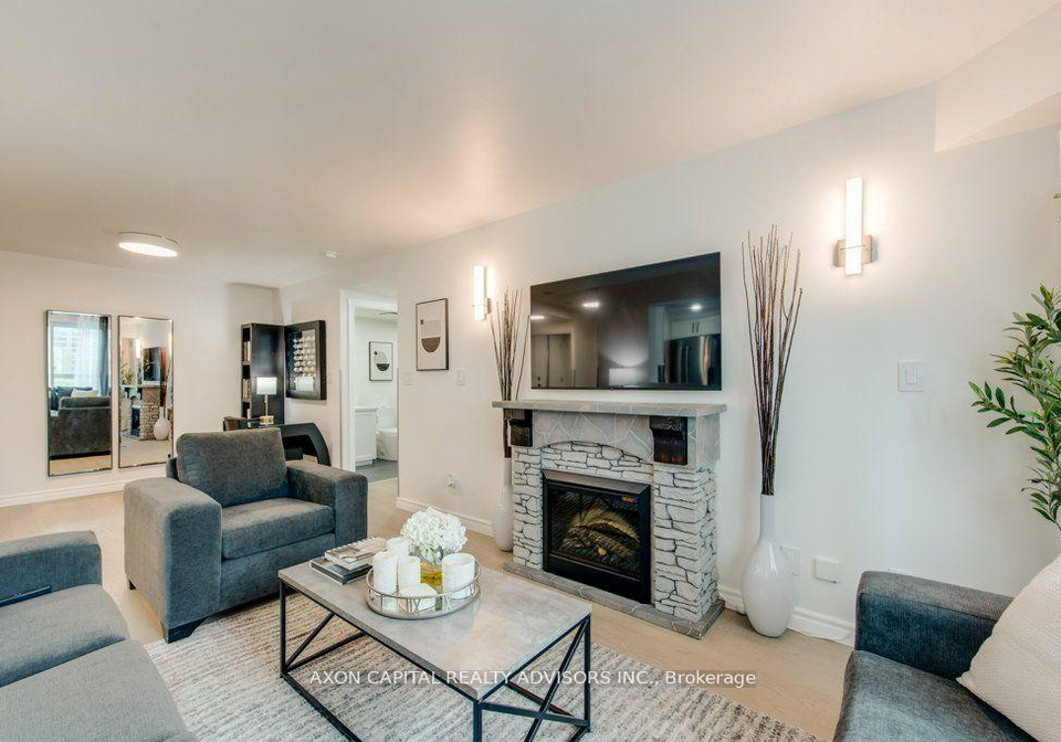 168-simcoe-street-toronto-ontario-c12888856