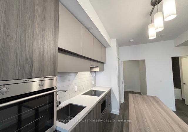 8-eglinton-avenue-e-toronto-ontario-c12888984