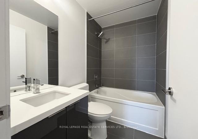 8-eglinton-avenue-e-toronto-ontario-c12888984