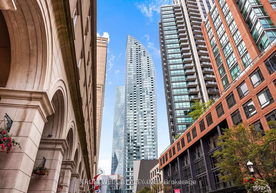 8-the-esplanade-toronto-ontario-c12889008