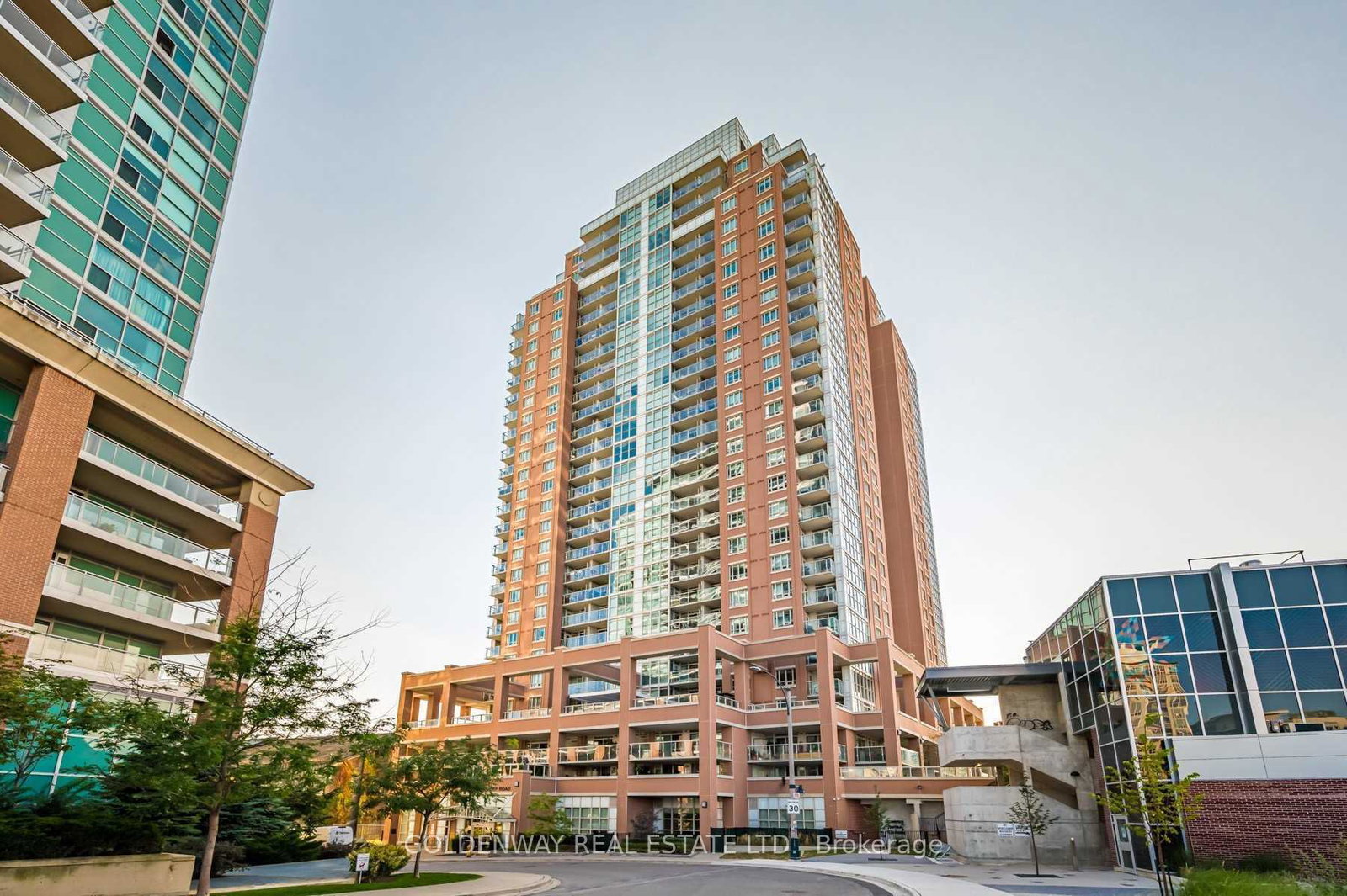 125-western-battery-road-toronto-ontario-c12889338