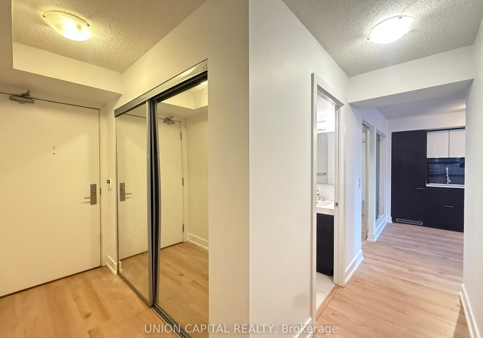 318-richmond-street-w-toronto-ontario-c12889346