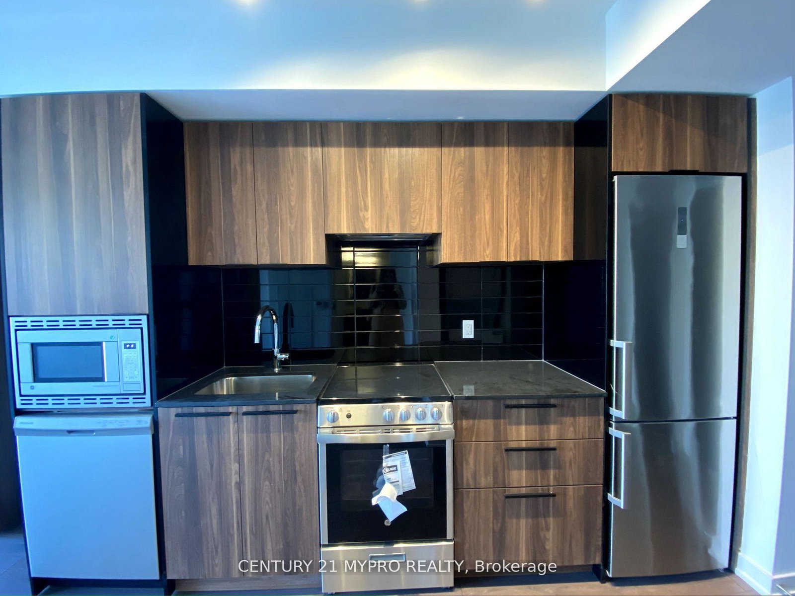 501-yonge-street-toronto-ontario-c12889460