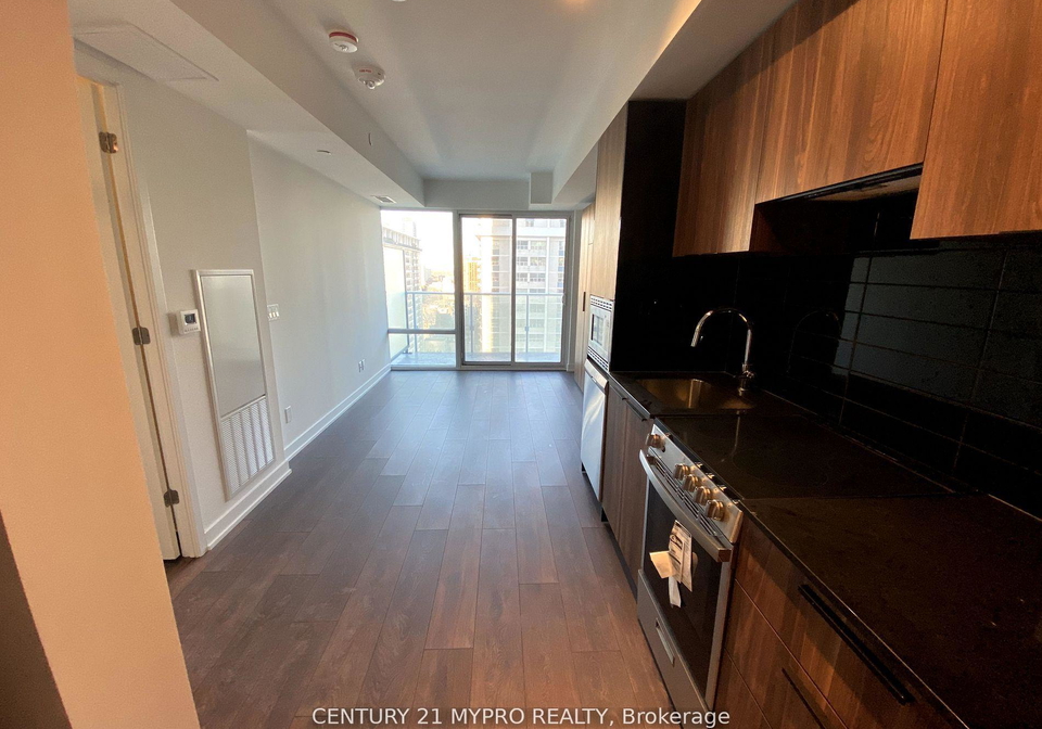501-yonge-street-toronto-ontario-c12889460