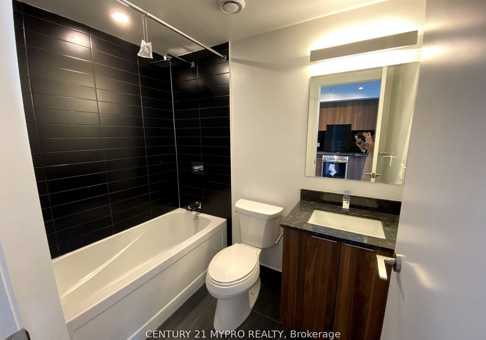 501-yonge-street-toronto-ontario-c12889460
