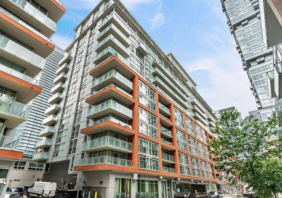 21-nelson-street-toronto-ontario-c12889464