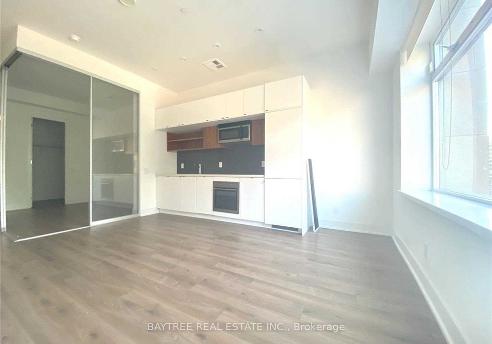 111-st-clair-avenue-w-toronto-ontario-c12889530