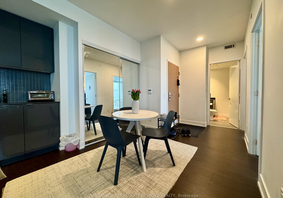 7-grenville-street-toronto-ontario-c12889564