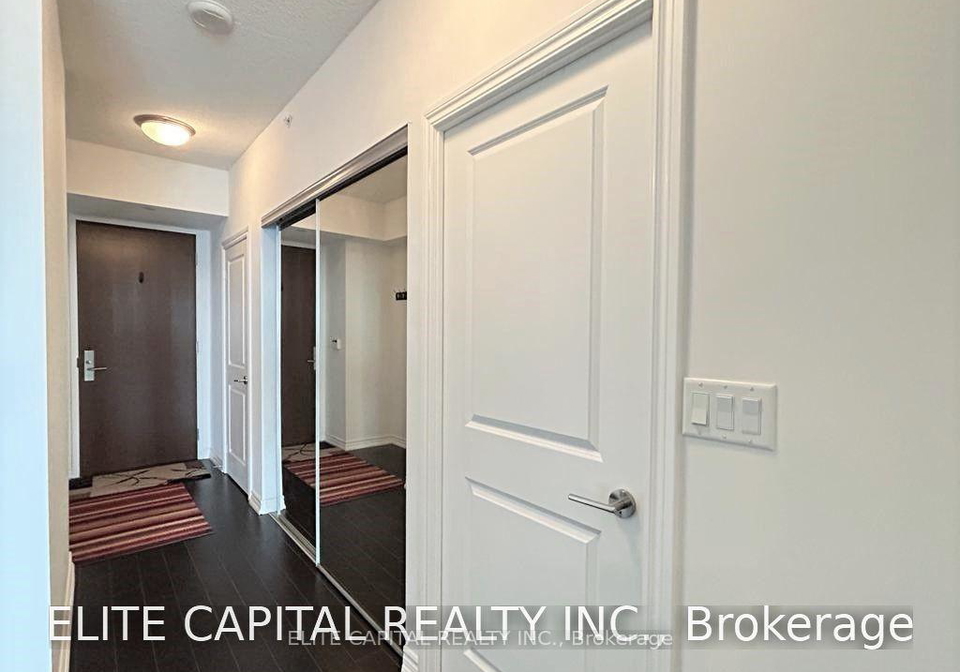 386-yonge-street-toronto-ontario-c12889644