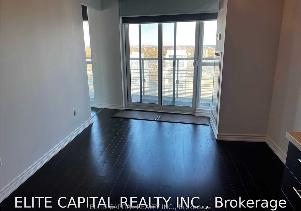 386-yonge-street-toronto-ontario-c12889644
