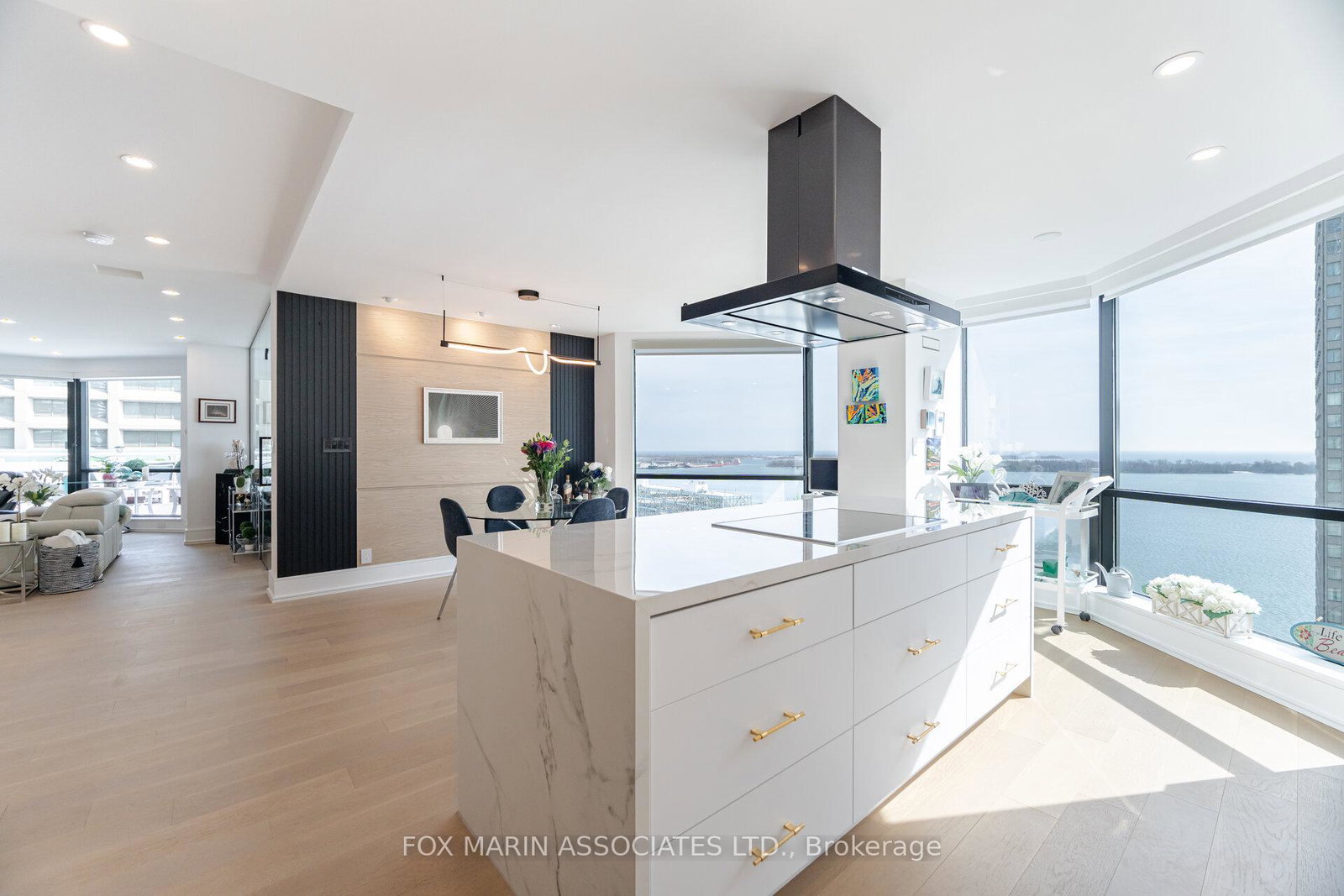 10-queens-quay-w-toronto-ontario-c12889702