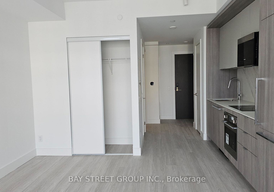 6-greenbriar-road-north-york-ontario-c12889944