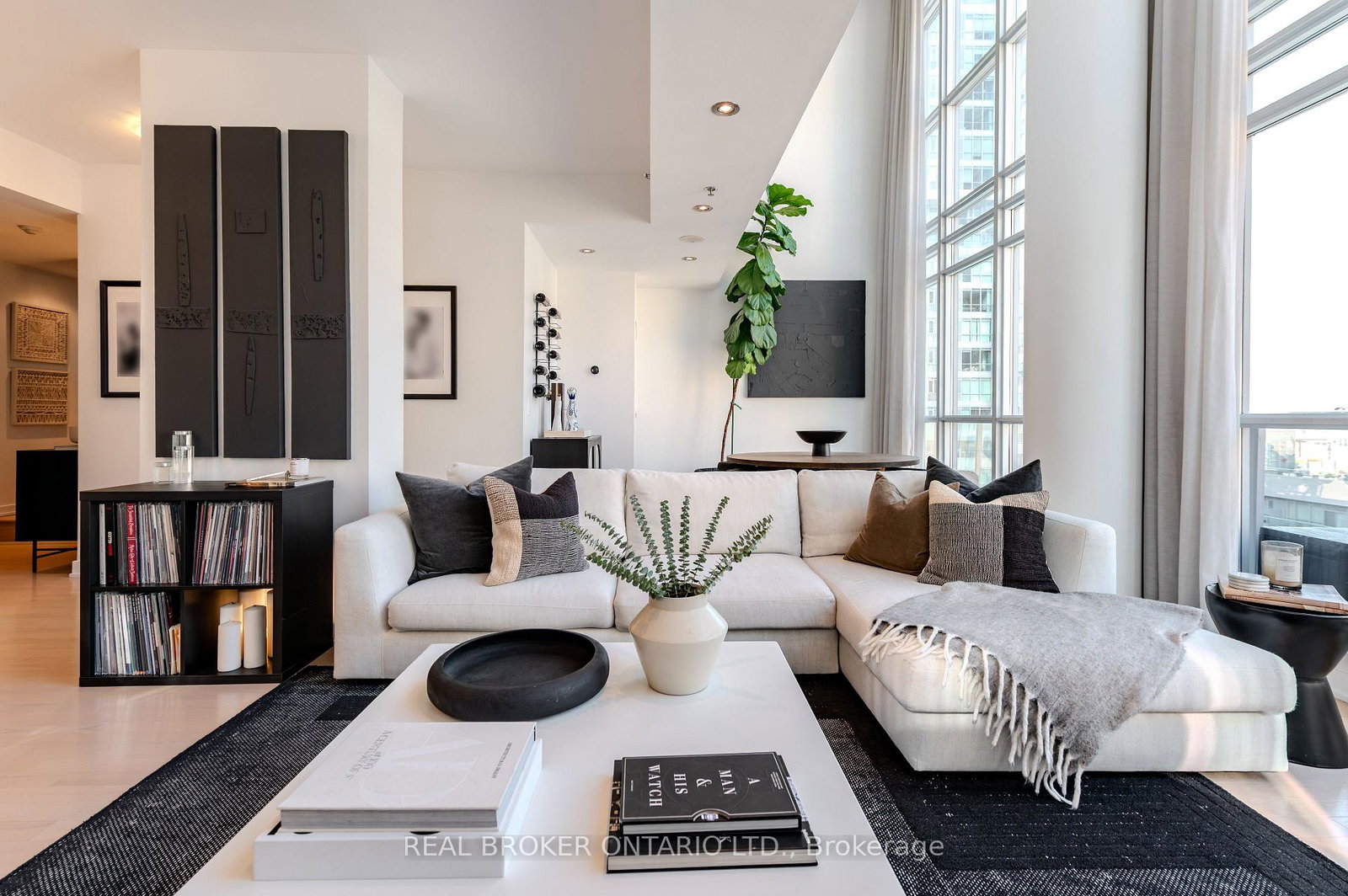 21-nelson-street-toronto-ontario-c12890508