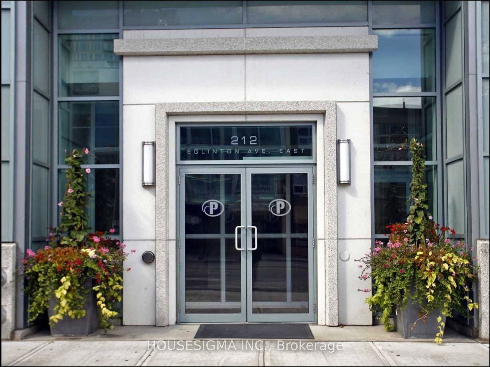 212-eglinton-avenue-e-toronto-ontario-c12890616