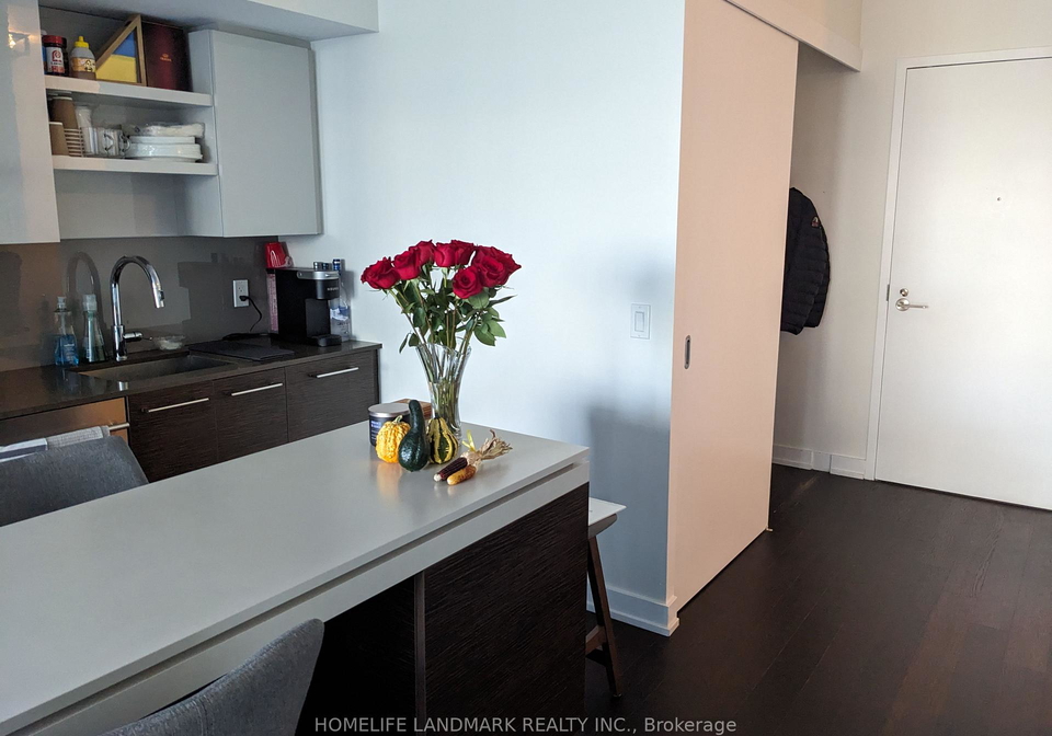 1030-king-street-w-toronto-ontario-c12890776