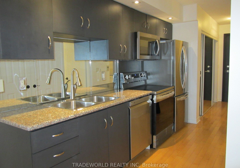 250-wellington-street-w-toronto-ontario-c12891132