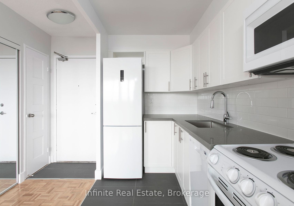 666-spadina-avenue-toronto-ontario-c12891574