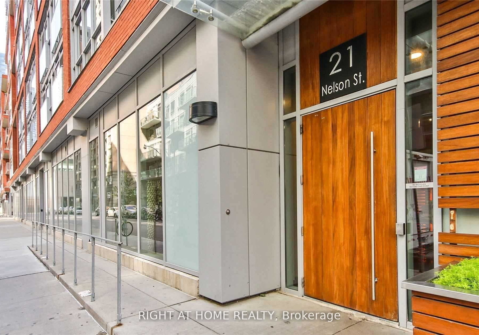 21-nelson-street-toronto-ontario-c12891778