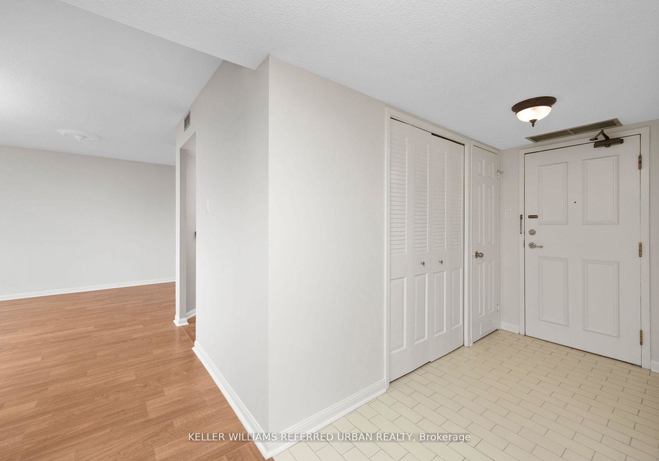 255-the-donway-w-north-york-ontario-c12891842