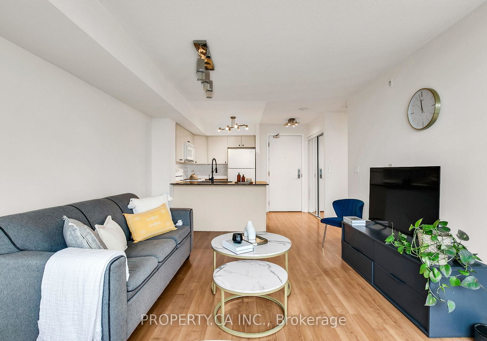 18-valley-woods-road-north-york-ontario-c12892444