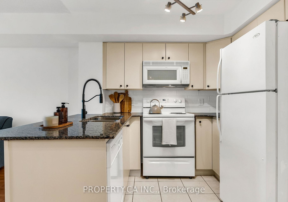 18-valley-woods-road-north-york-ontario-c12892444