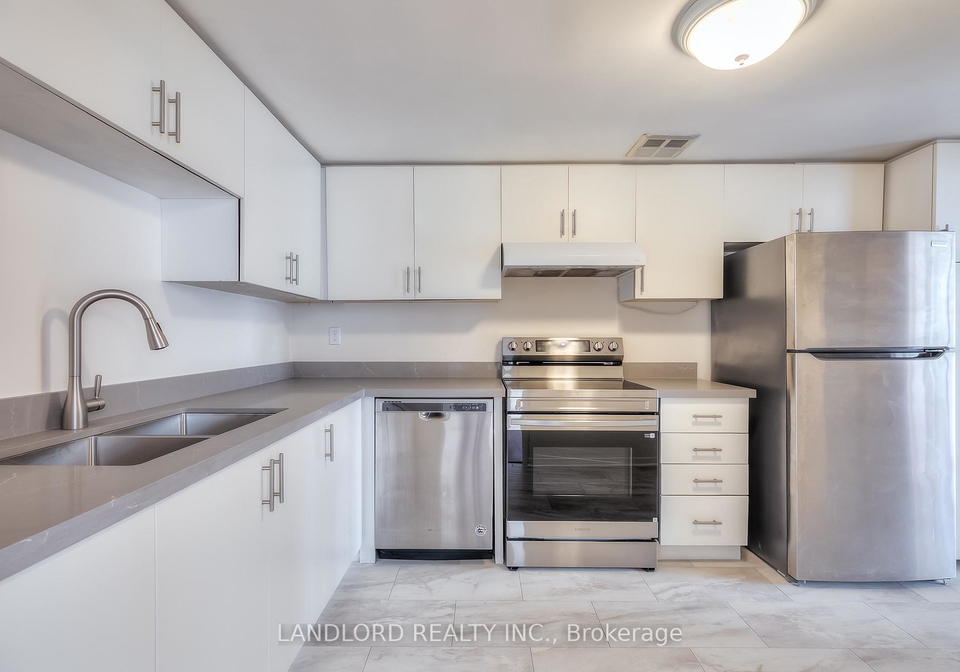 135-george-street-s-toronto-ontario-c12892638