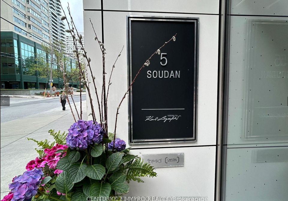 5-soudan-avenue-toronto-ontario-c12892662