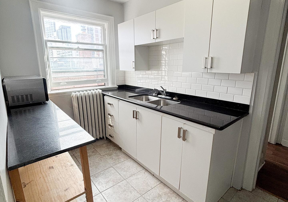 20-roselawn-avenue-toronto-ontario-c12892996