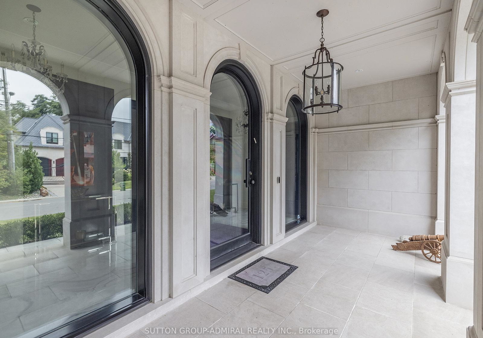 125-sandringham-drive-toronto-ontario-c12893436