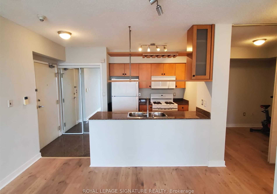 5-mariner-terrace-toronto-ontario-c12893538