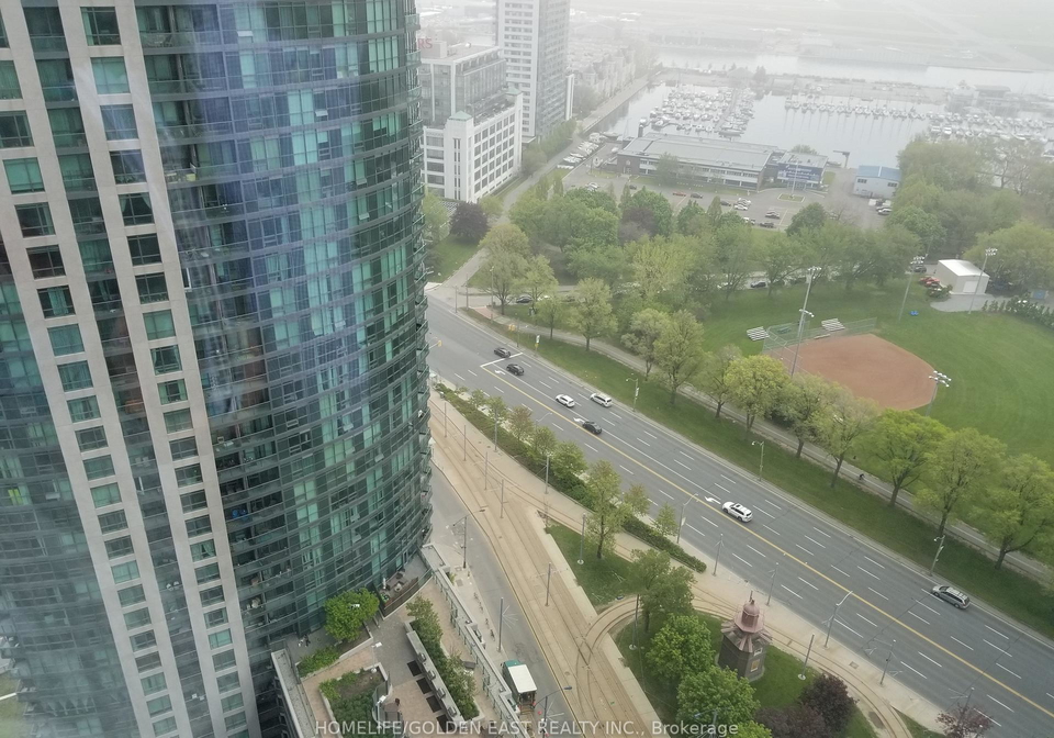 219-fort-york-boulevard-toronto-ontario-c12893692