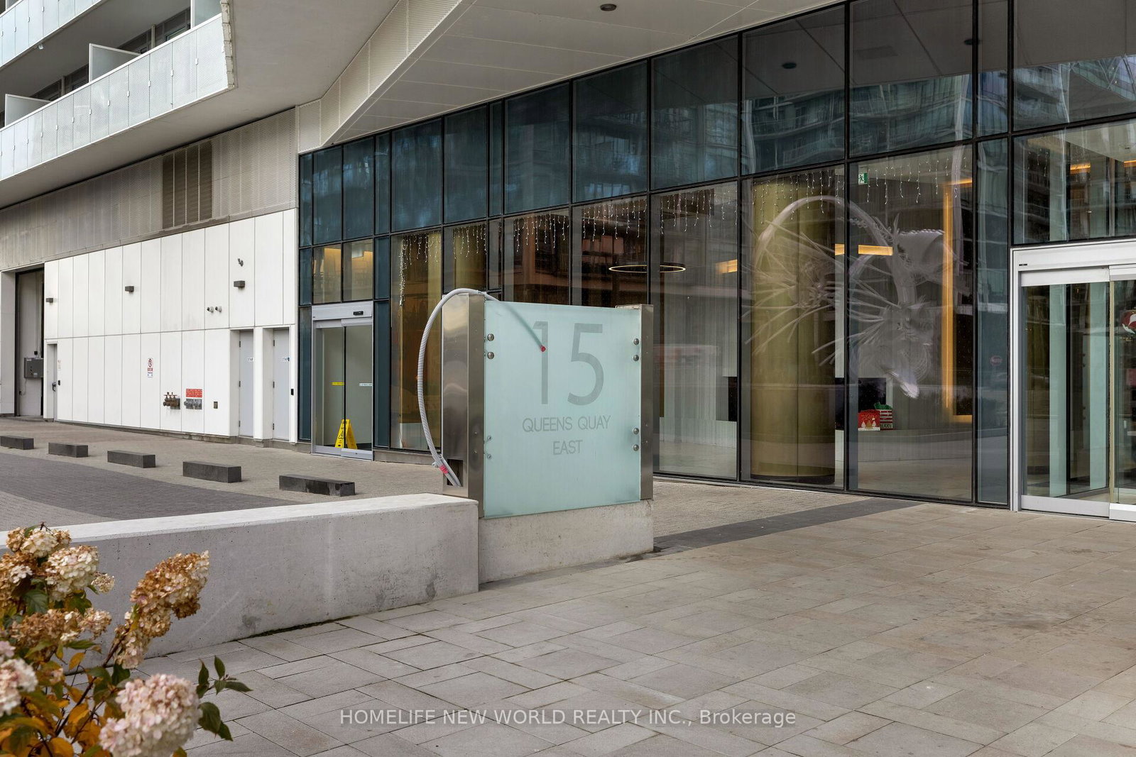 15-queens-quay-e-toronto-ontario-c12893728