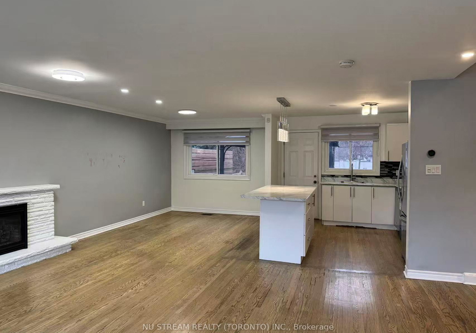 16-whitelock-crescent-north-york-ontario-c12893982