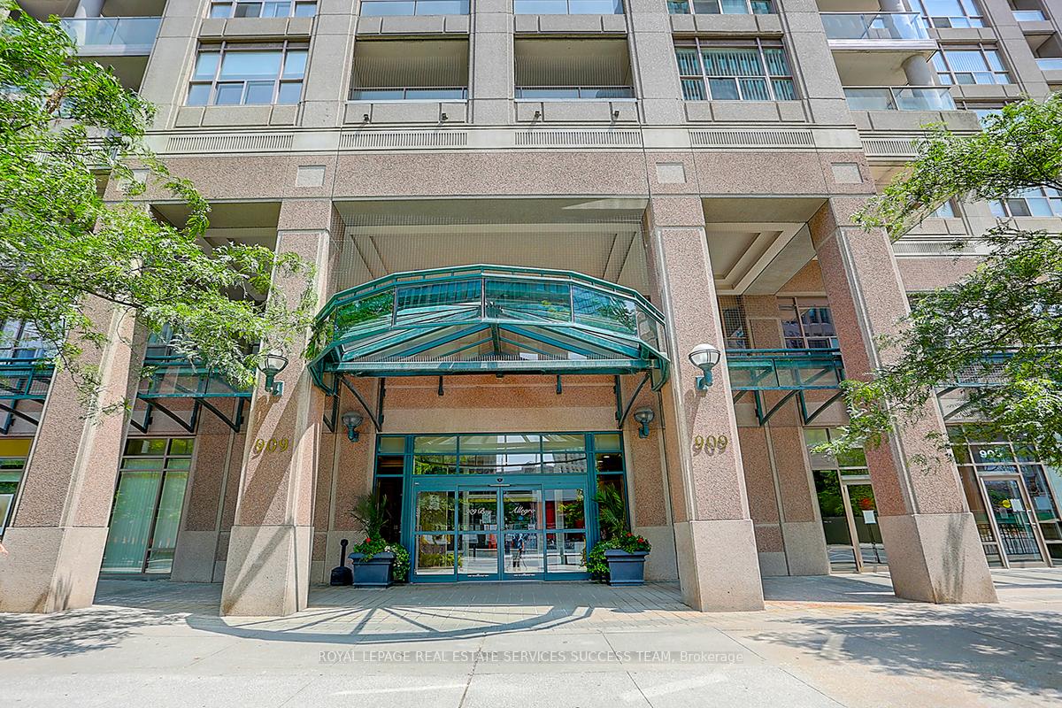 909-bay-street-toronto-ontario-c12894200