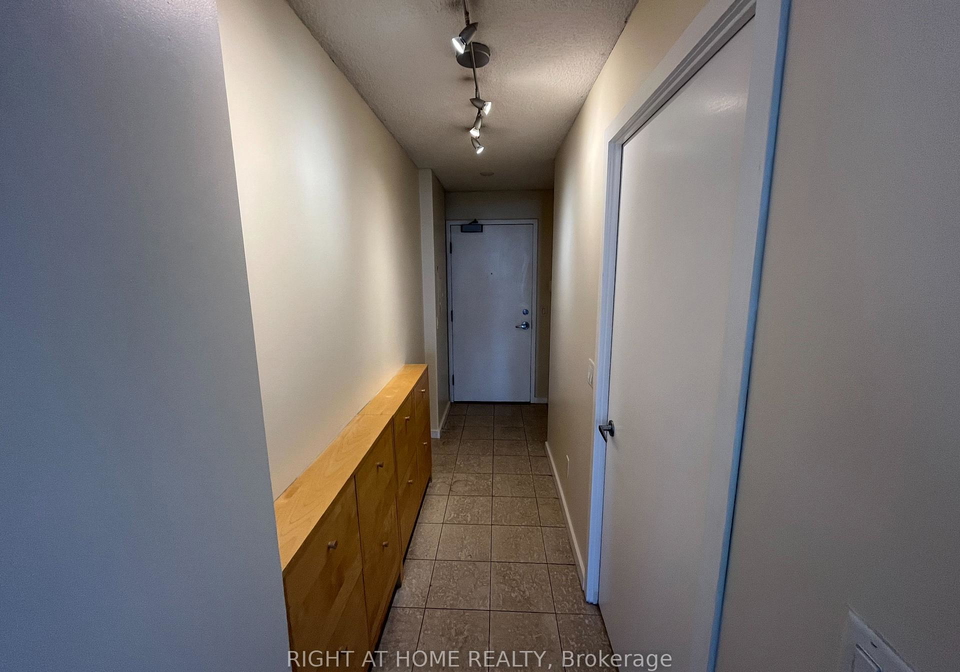 208-queens-quay-toronto-ontario-c12895132