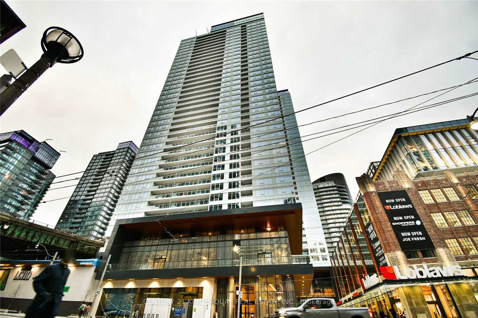 19-bathurst-street-toronto-ontario-c12895222