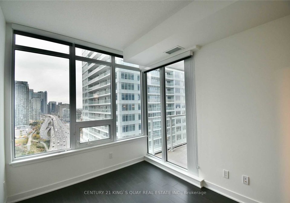 19-bathurst-street-toronto-ontario-c12895222