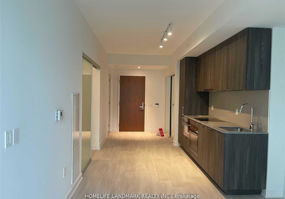 15-queens-quay-e-toronto-ontario-c12895406