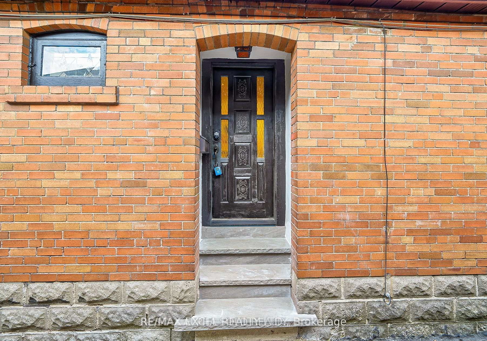 132-glengarry-avenue-toronto-ontario-c12895714