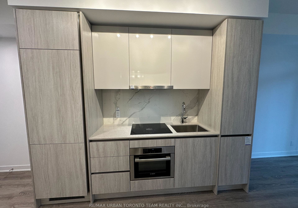 180-front-street-e-toronto-ontario-c12895716