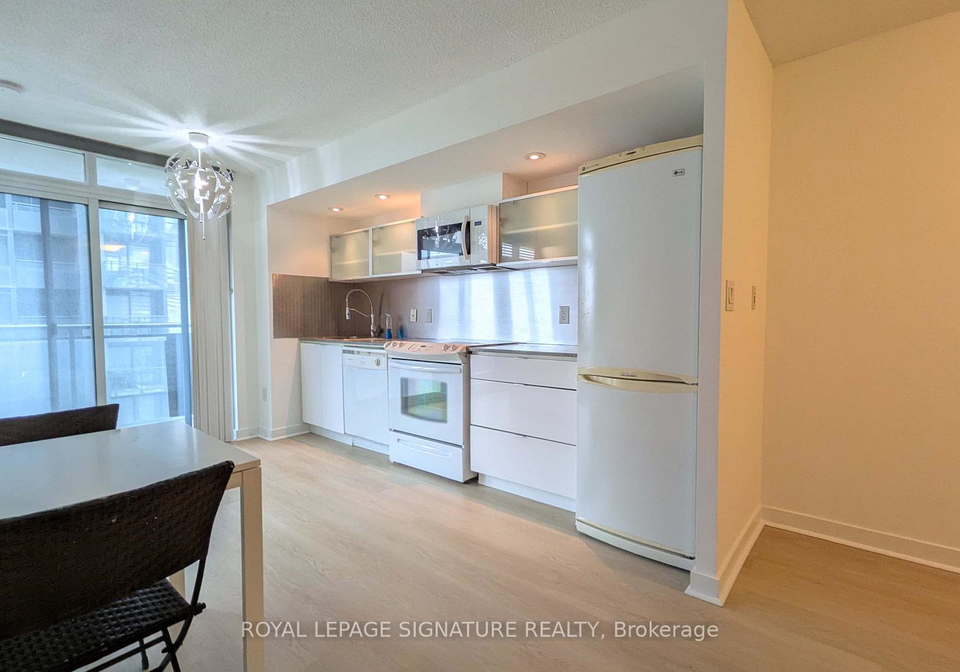 4k-spadina-avenue-toronto-ontario-c12895838