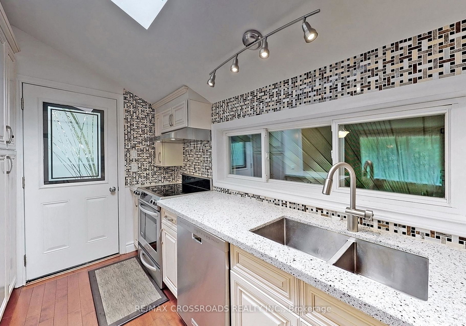 16-sandalwood-place-north-york-ontario-c12895934