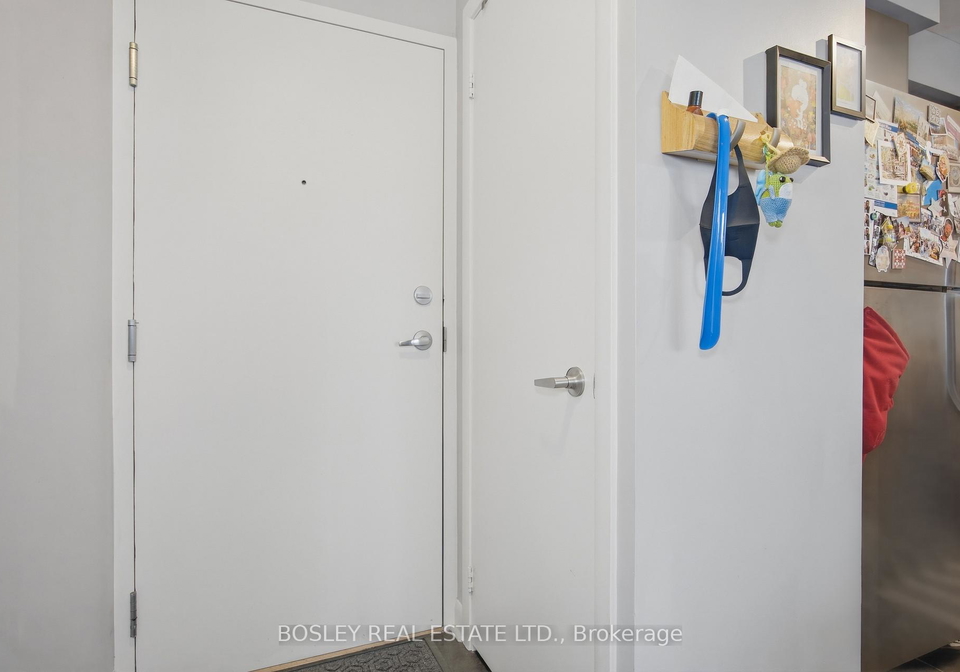 525-wilson-avenue-toronto-ontario-c12896054