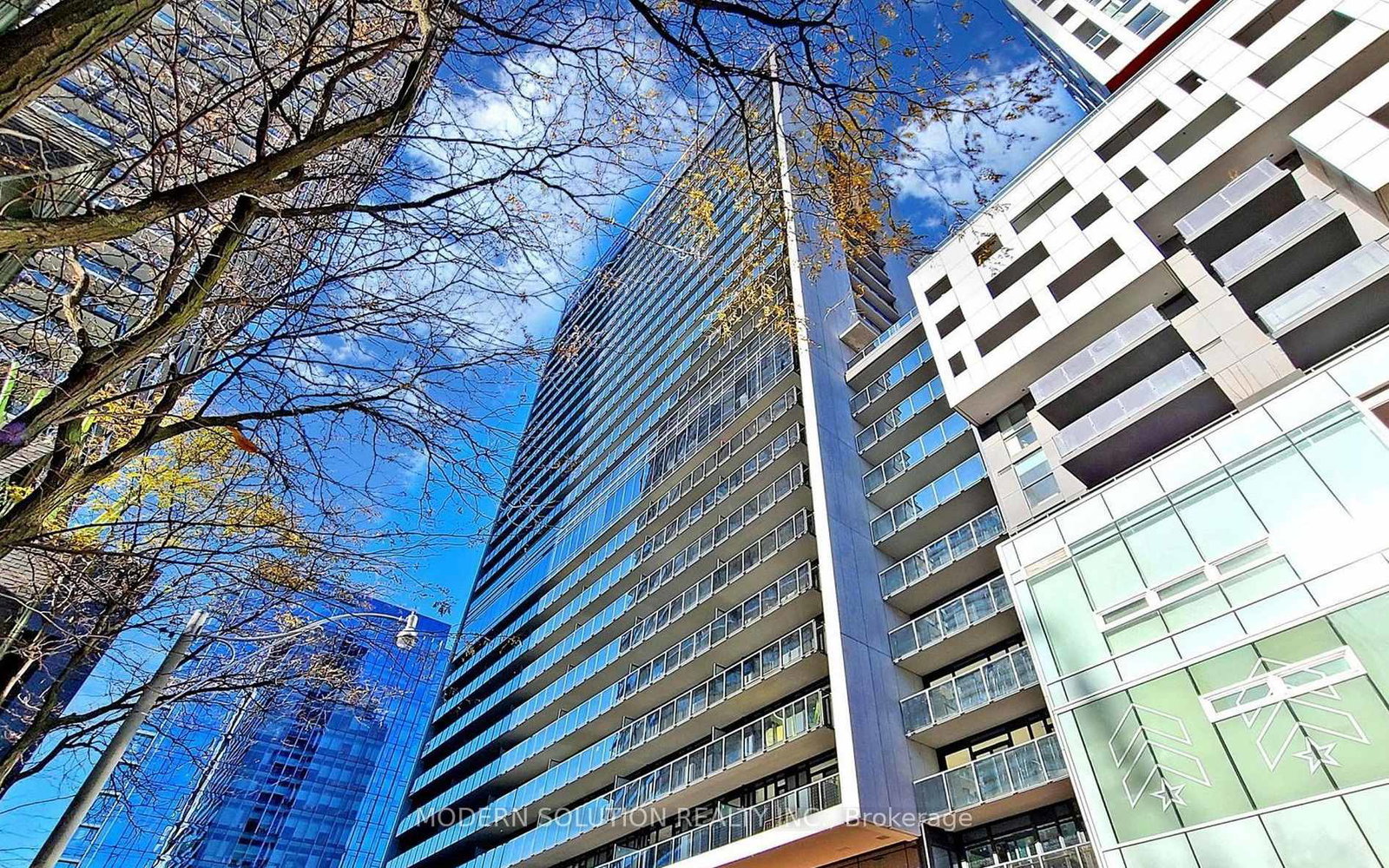 330-richmond-street-w-toronto-ontario-c12896216