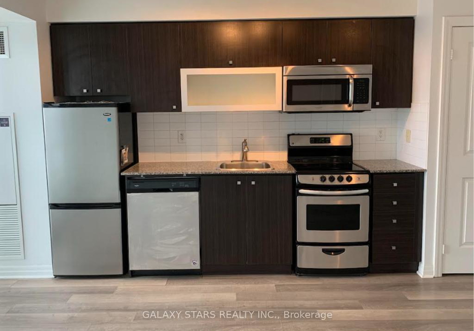 2015-sheppard-avenue-e-north-york-ontario-c12896254