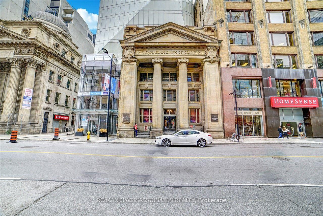 197-yonge-street-toronto-ontario-c12896302