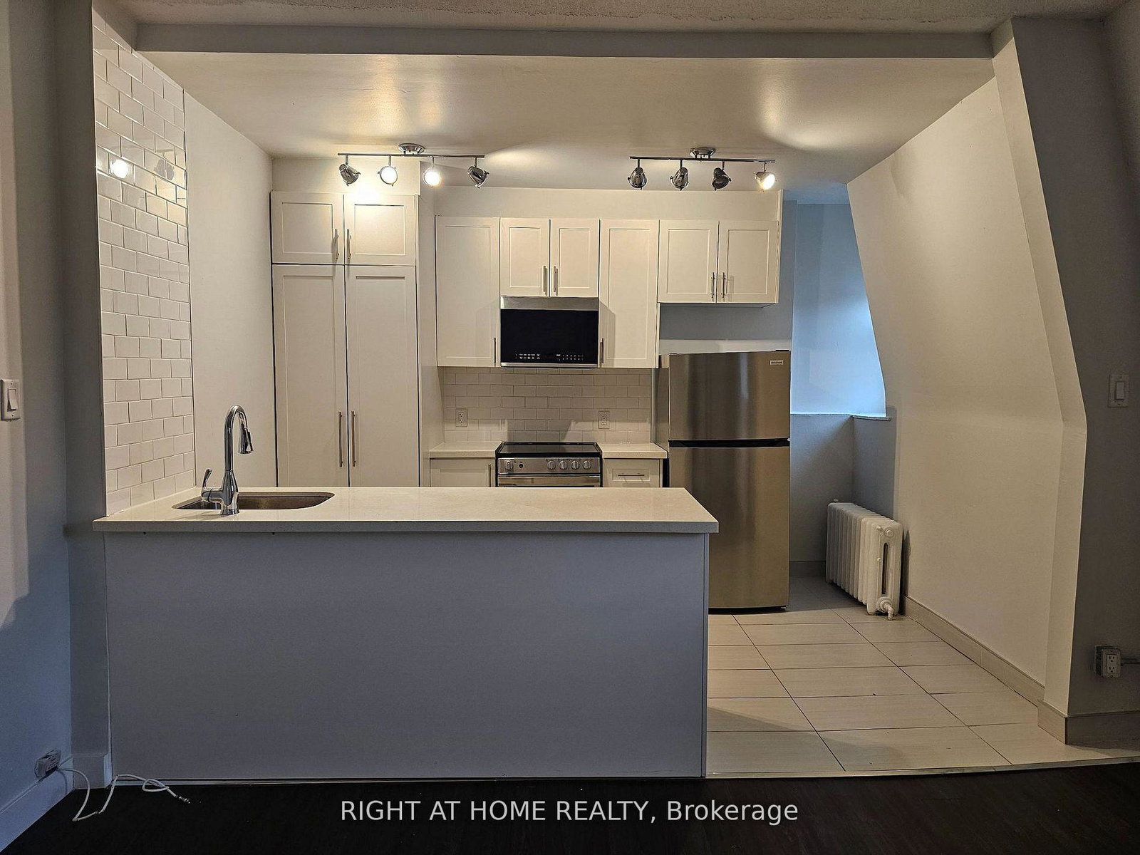 72-wellesley-street-e-toronto-ontario-c12896434