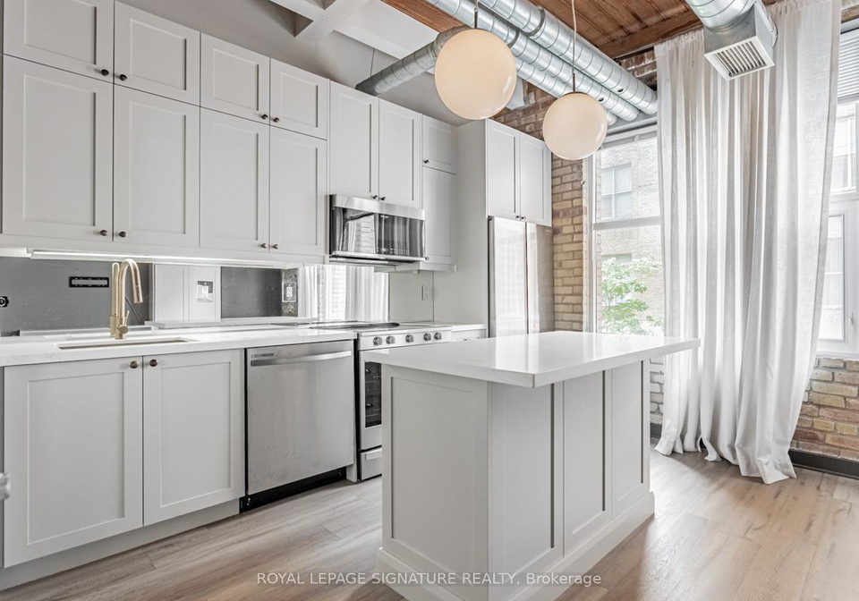 955-queen-street-toronto-ontario-c12896564