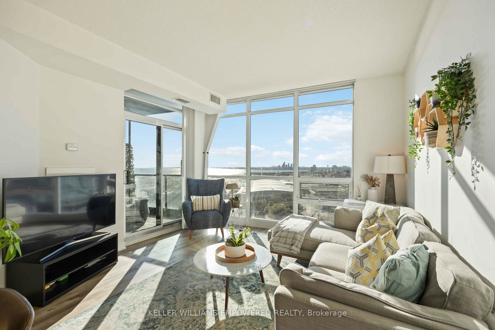 219-fort-york-boulevard-toronto-ontario-c12897152