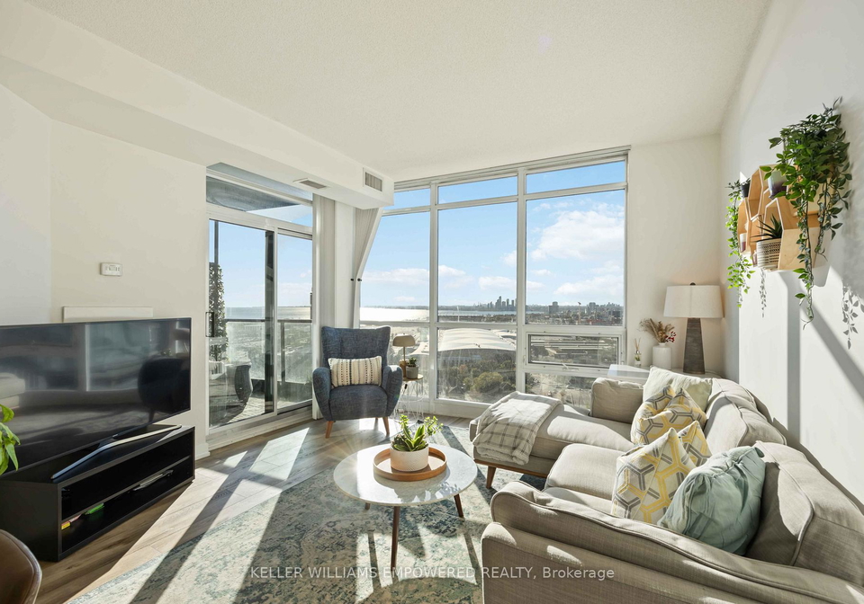 219-fort-york-boulevard-toronto-ontario-c12897152